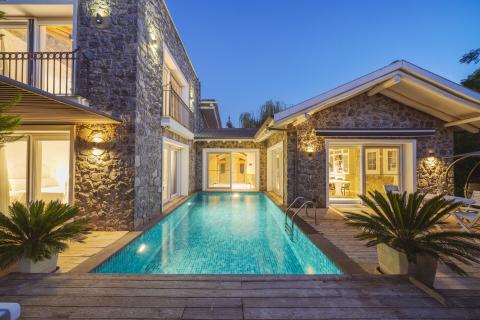 Lüks Villalar İçin Özel Temizlik Hizmetleri 4 Lüks Villalar İçin Özel Temizlik Hizmetleri